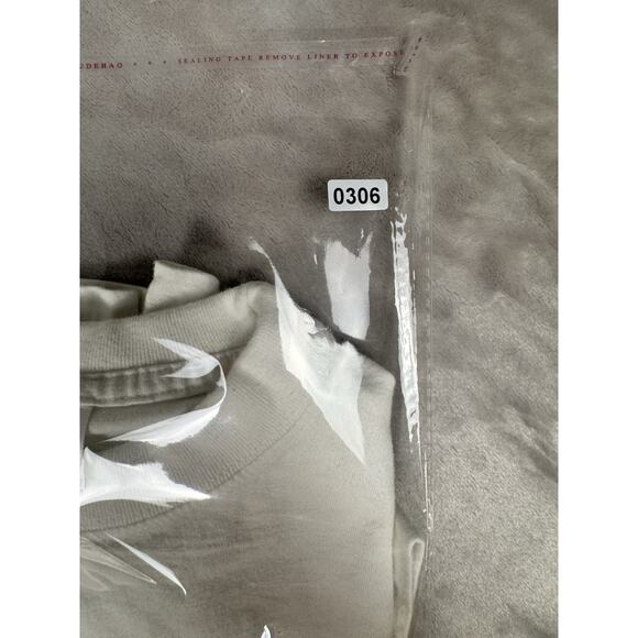 The Brussels Corner T-Shirt Size Medium - Picture 6 of 6